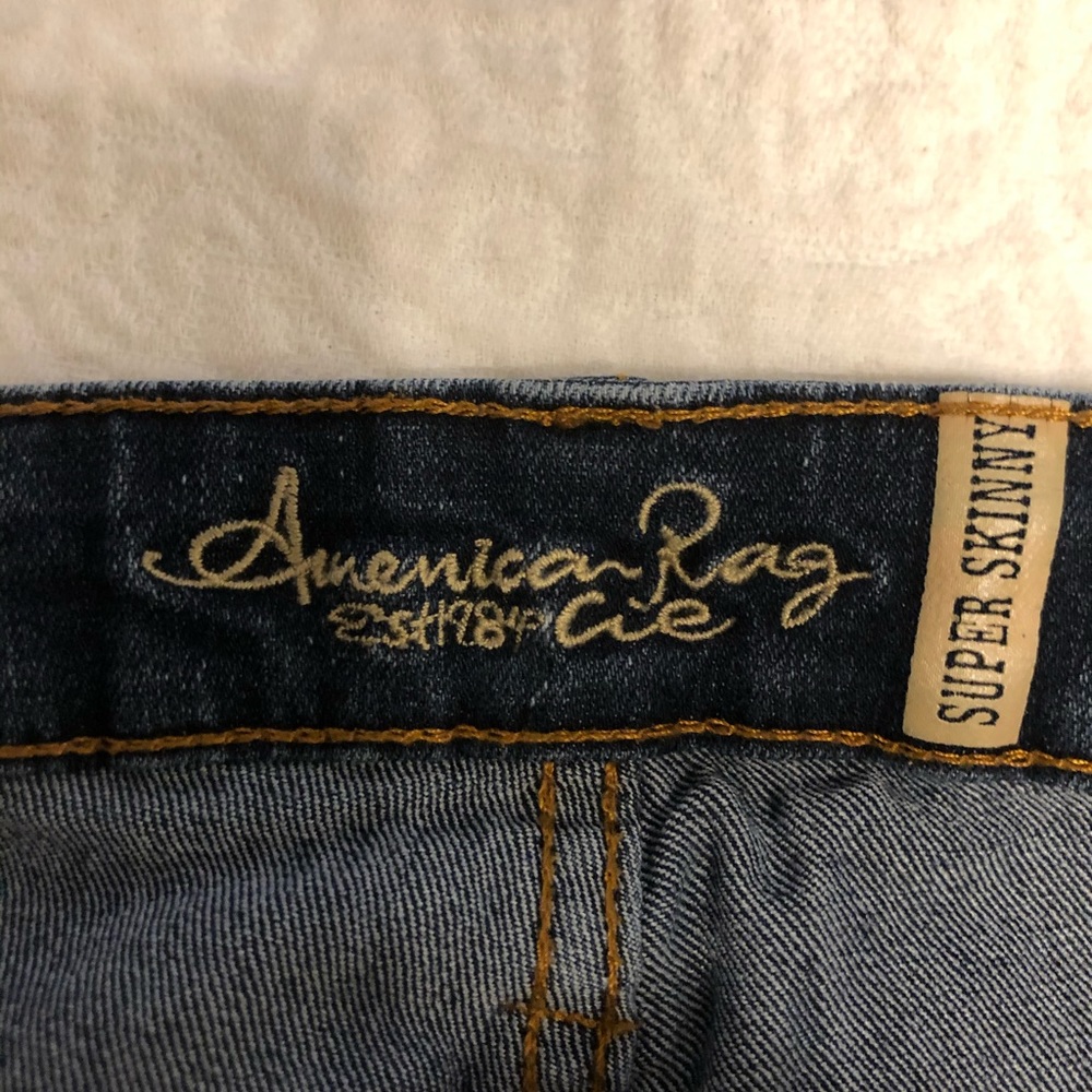 Jeans - Picture 2 of 3